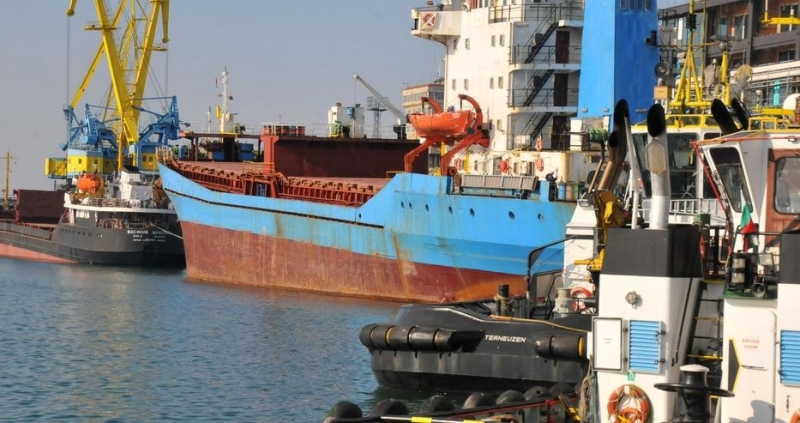Моряците от арестувания в Бургас кораб плаващ под панамски флаг