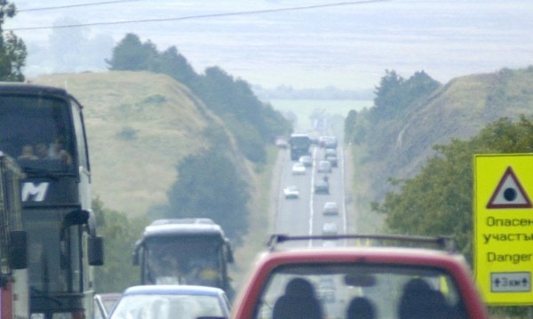 ОГРАНИЧЕНИЯ ЗА ТОВАРНИ АВТОМОБИЛИ Забранява се движението на моторни превозни