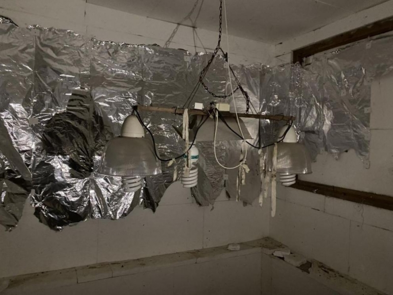 Задържаха двама мъже за наркотици оръжие и боеприпаси съобщиха от