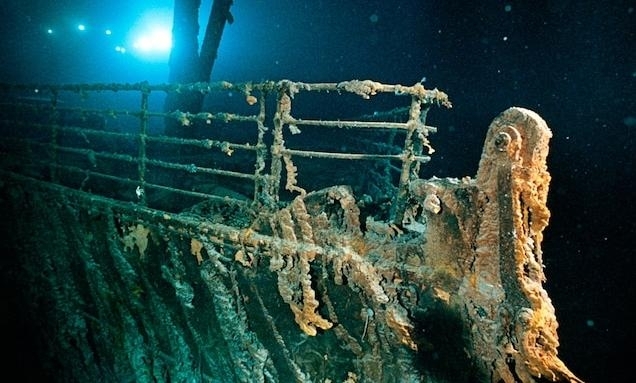 Подводница с туристи, отищли да видят потъналия кораб Титаник, изчезна