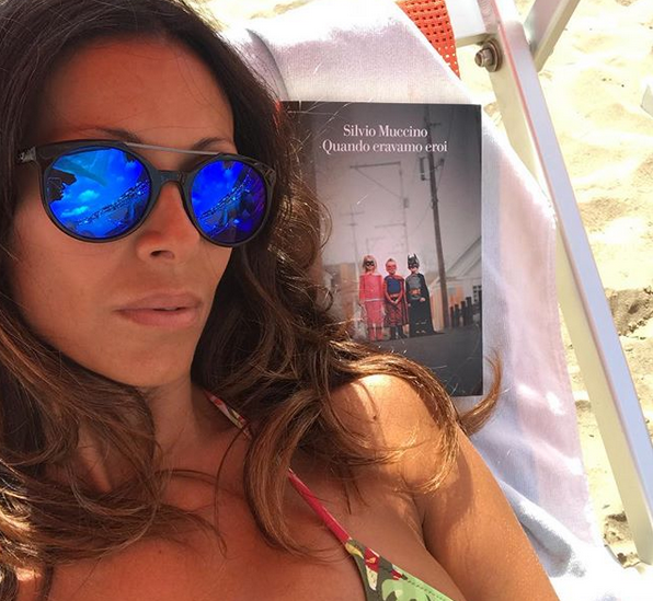 Атрактивната италианска тв водеща и актриса Сара Вароне изненада почитателите