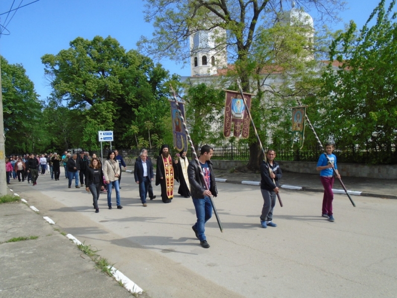 Изпълниха обичая "По кръсти" в Ново село