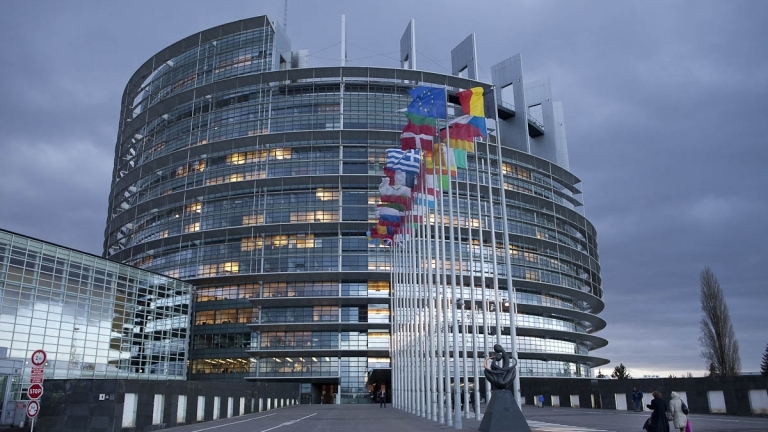 Докато евродепутатите се готвят да обсъждат сексуалното насилие политиките и