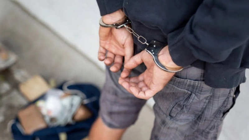 Полицаи от Враца са задържали дилър на дрога съобщават от