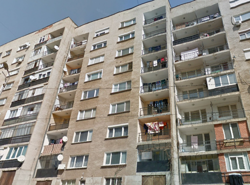 Частен съдебен изпълнител сложи на тезгяха тристаен апартамент в Монтана