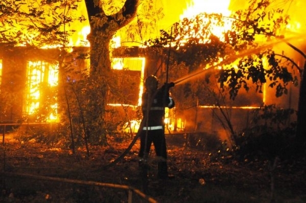 Къща изгоря в ломския квартал „Младеново“, съобщиха от полицията в