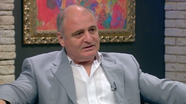 Проф д р Николай Радулов е преподавател в Нов български университет