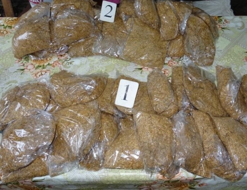 Полицейски служители са открили голямо количество нелегален тютюн съобщиха от