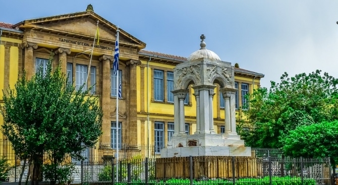 Съдът в Никозия отложи за 26 октомври старта на ликвидацията