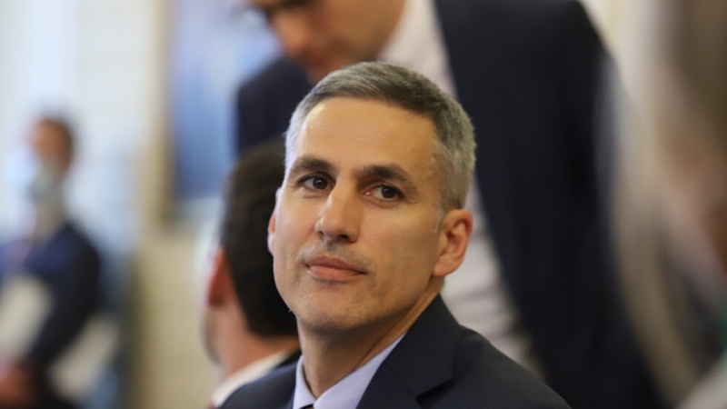 Шефът на ПГ на Продължаваме промяната Андрей Гюров ще изтегли