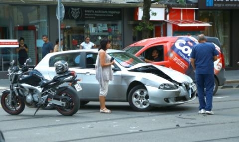 Тежка катастрофа е станала преди минути на столичния бул Дондуков