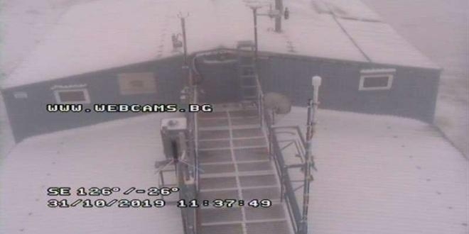 Мусала се събуди със снежна пелерина Най високият връх на Балканския