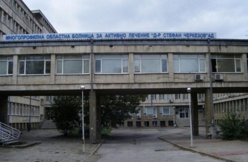 Работникът който бе изваден жив от 10 метровата шахта на помпена