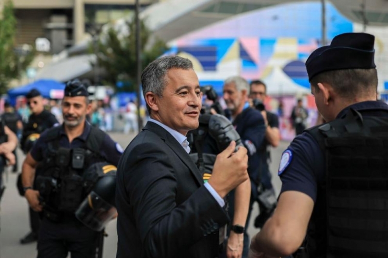 Властите в Париж разследват заплашително писмо изпратено до вътрешния министър