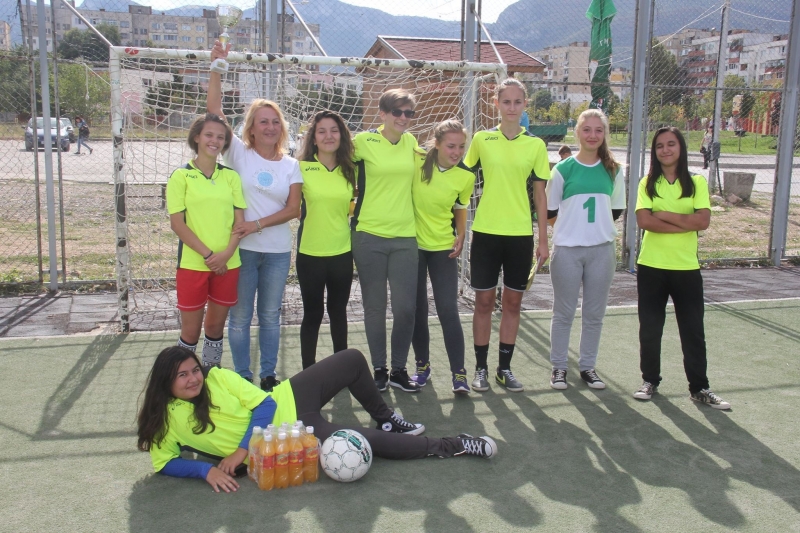 Четири училища участваха в турнира по футбол за девойки "БГ