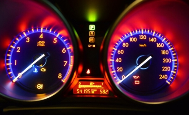 Намаляват максимално разрешената скорост в градовете и по първокласните пътища