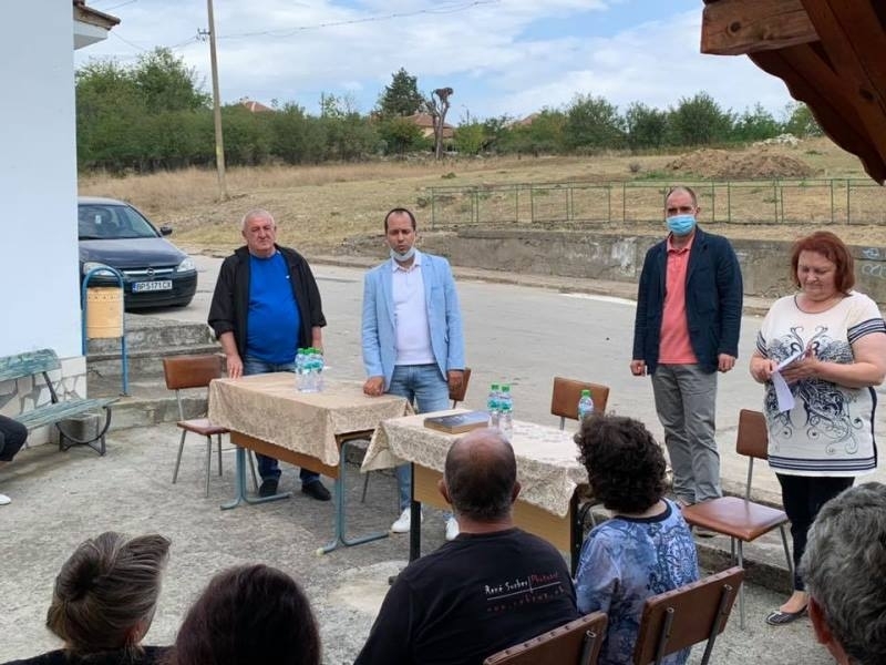 Извършените ремонти по селата бъдещите проекти и основните проблеми бяха