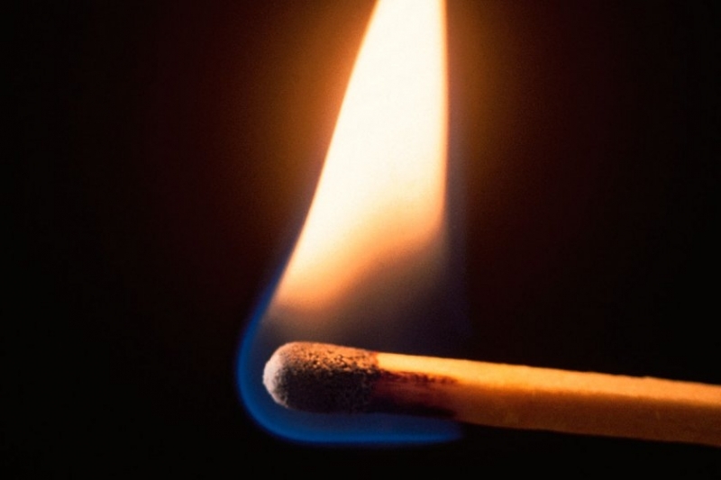 Детска игра с огън причини пожар в селскостопански постройки в