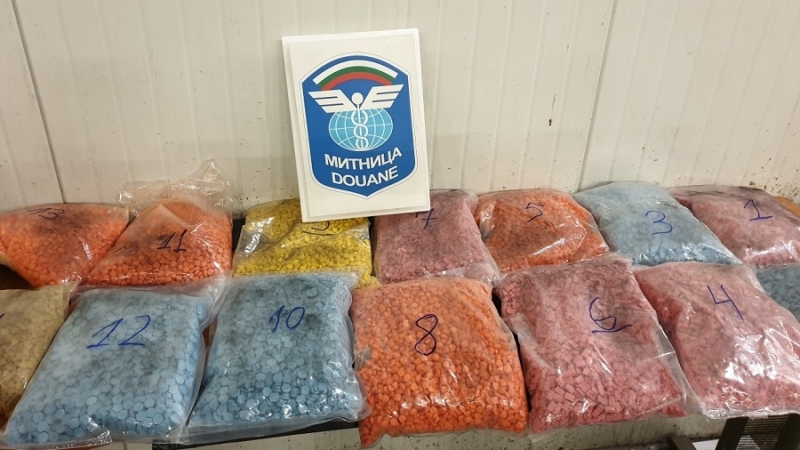 Над 35 килограма екстази задържаха митническите служители на МП Капитан