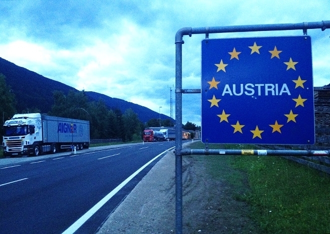 Германските и австрийските власти извършват засилени гранични проверки за борба