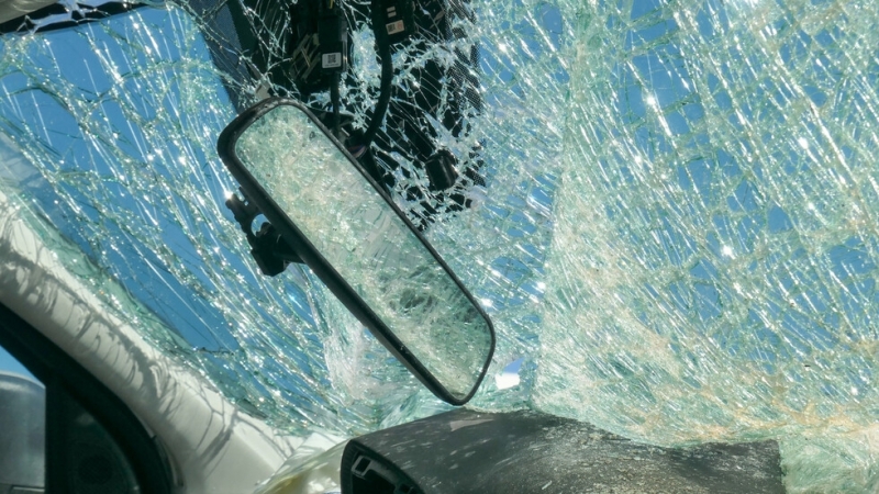 Мъж на 65 години е загинал във верижна катастрофа край