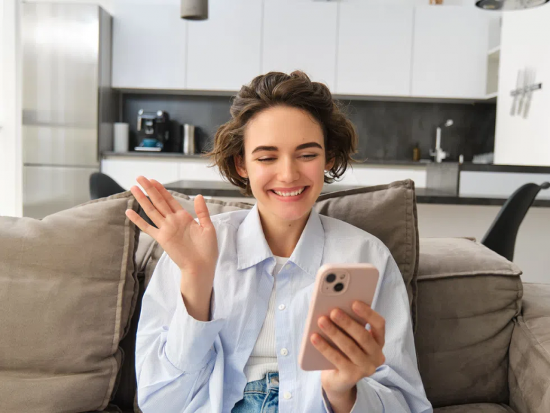 Какво съобщение да му изпратиш, за да го накараш да се влюби лудо в теб