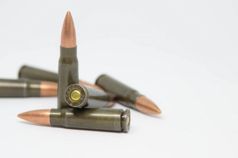 Иззеха незаконно ловно оръжие и боеприпаси от частен дом в