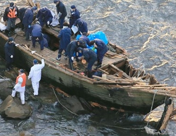 Токио експулсира днес последните двама от десетте севернокорейски корабокрушенци изхвърлени