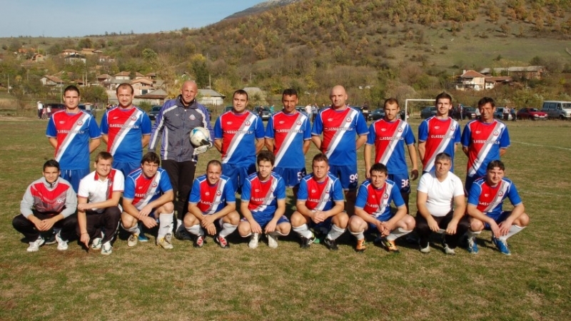 Лидерът в четвърта монтанска футболна дивизия Пъстрина 2012 Николово ще