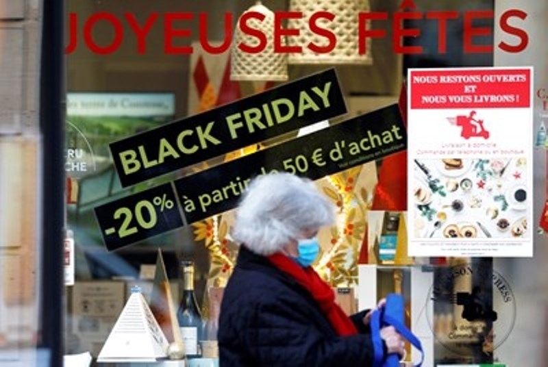 Франция смекчи ограниченията въведени заради коронавируса предаде ДПА От вчера