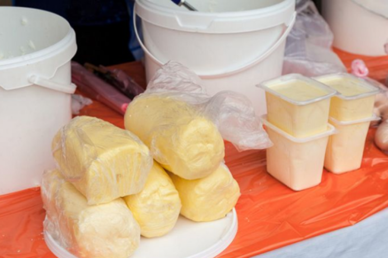 Млечните продукти са поскъпнали с цели 33% за година