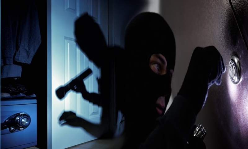 Крадци разбиха и ограбиха къщи и гаражи в Монтана съобщиха