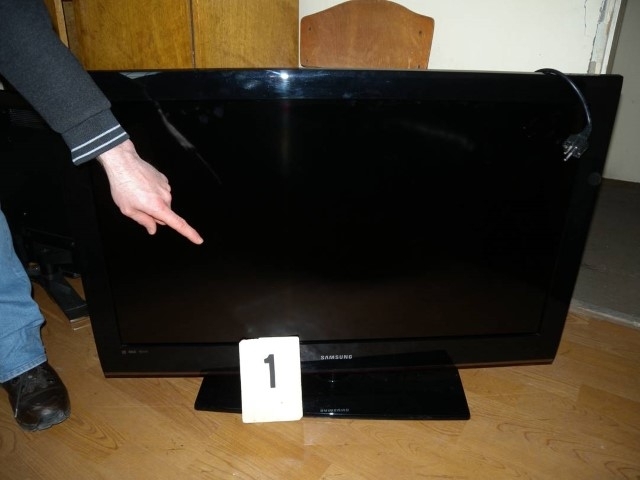 Апаш открадна телевизор от къщата на жена във Вършеца съобщиха