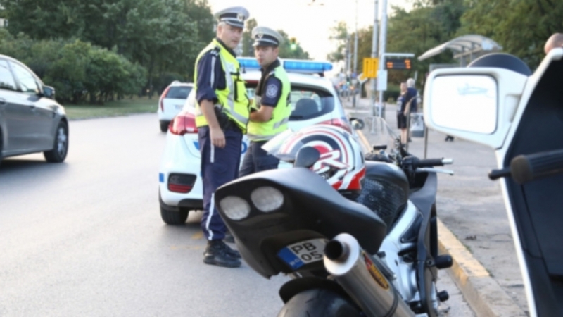 Полицаи заловиха нередовни мотористи във Врачанско съобщиха от областната дирекция