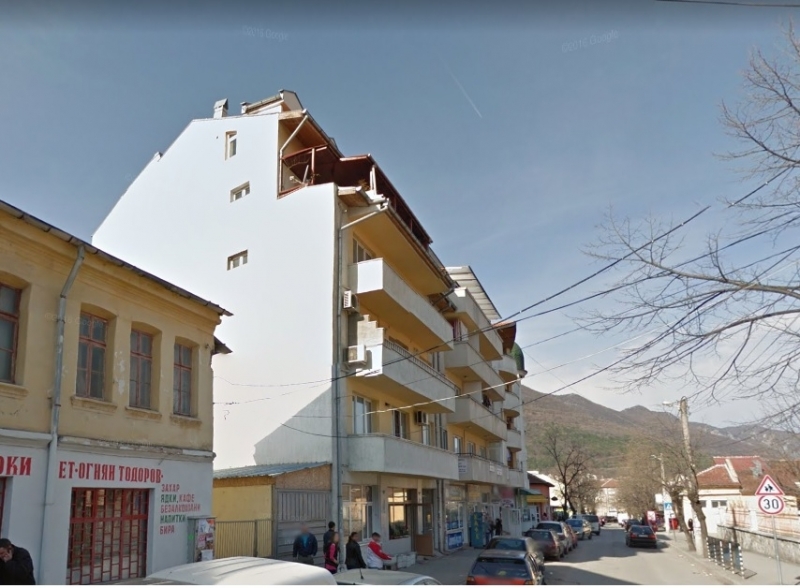 Частен съдебен изпълнител обяви на търг тристаен апартамент във Враца,