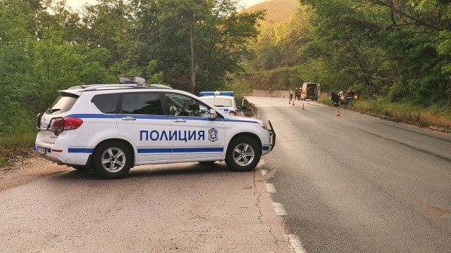 Мъж от Козлодуй катастрофира с крадена кола между Ребърково и
