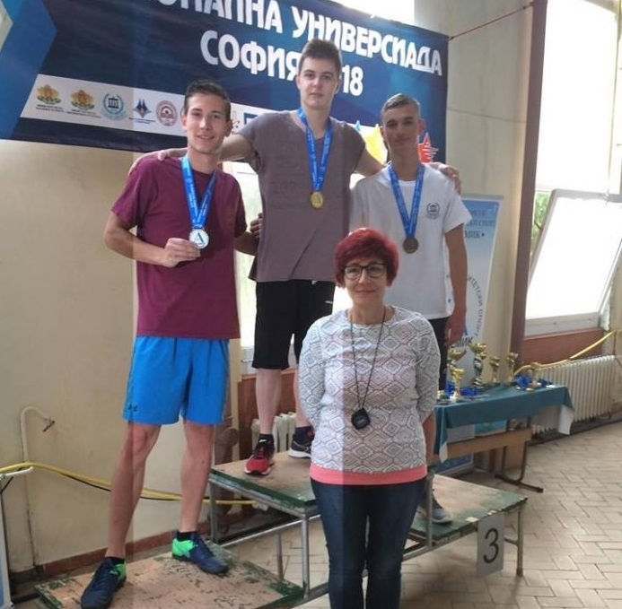 Плувецът Петър Божилов от ПК Атомик Козлодуй спечели 3 златни медала