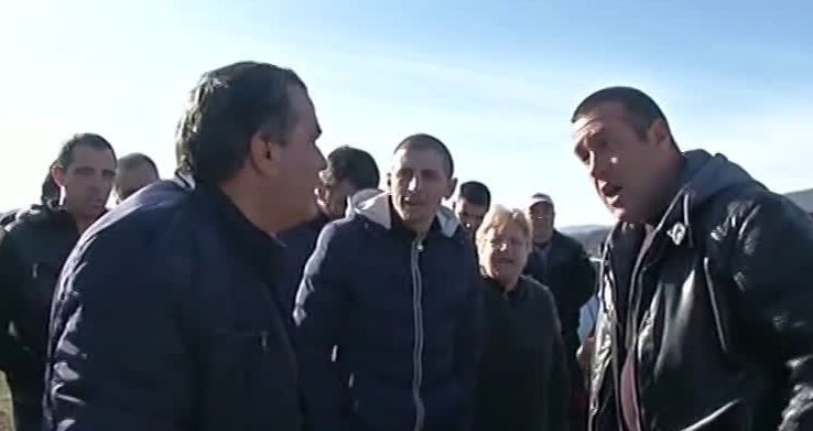 Жители на ловешкото село Карлуково излязоха на протест срещу складирани