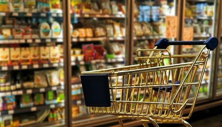 Жена се е опитала да задигне козметика и луканка от