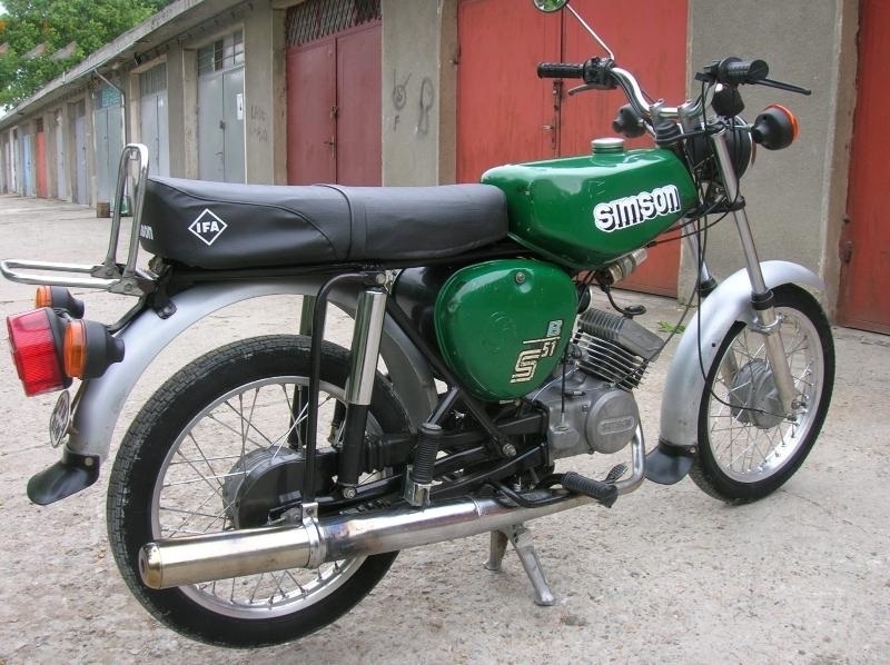 Полицията е спряла мъж с нередовен Симсон във врачанското село