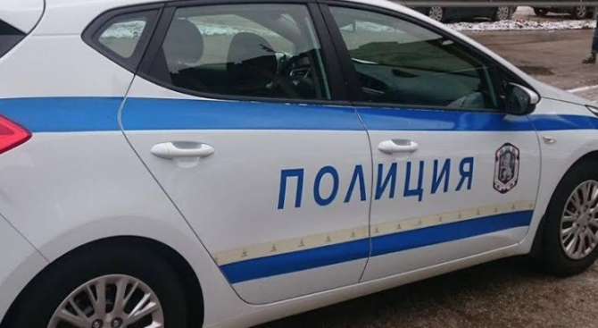 Две непълнолетни момичета са откраднали лек автомобил във Варна съобщиха от