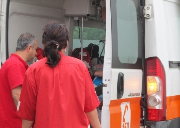 Двама пенсионери на 70 годишна възраст са се били зверски