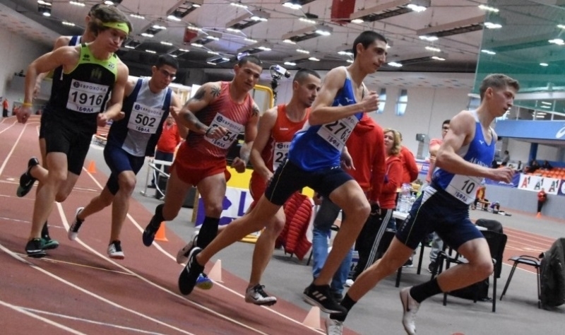 Водещите мездренски атлети Милица Мирчева Митко Ценов Иво Балабанов