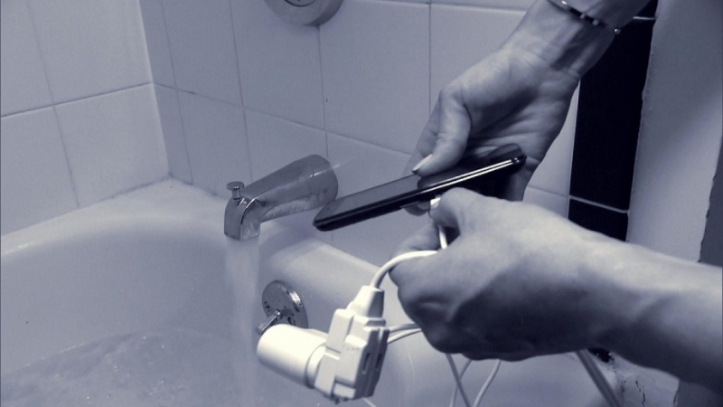 Майка откри безжизненото тяло на 11 годишната си дъщеря във ваната