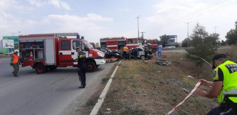 Мъж загина при катастрофа между джип и лека кола в