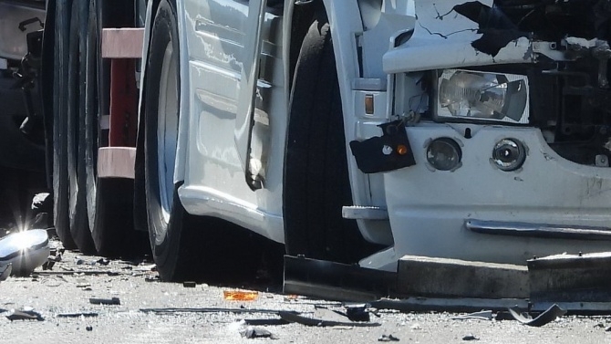 Шофьор загина при катастрофа в Сливенско съобщиха от полицията На 21
