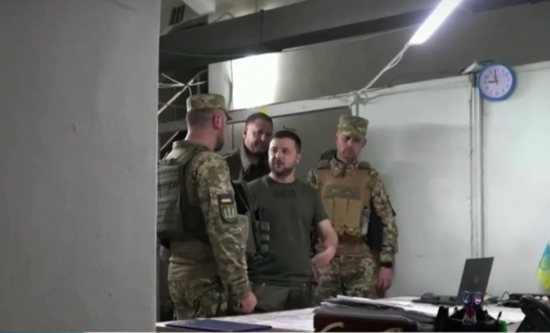 Украинският президент Володимир Зеленски заяви че е посетил два града