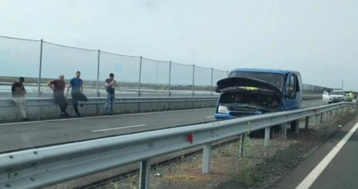 Тежка катастрофа затвори пътя между Ахелой и Поморие предупредиха от