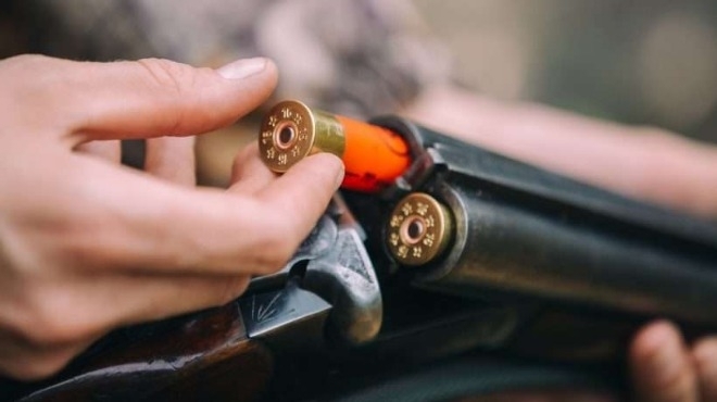 Полицаи прибраха незаконно оръжие и боеприпаси от къща в Бойчиновци