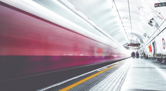 Всички мотриси на метрото в норвежката столица спряха тази сутрин заради проблеми